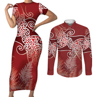 Aotearoa Maori Koru Curves Couples Matching Short Sleeve Bodycon Dress and Long Sleeve Button Shirt Silver Ferns - Crimson Red