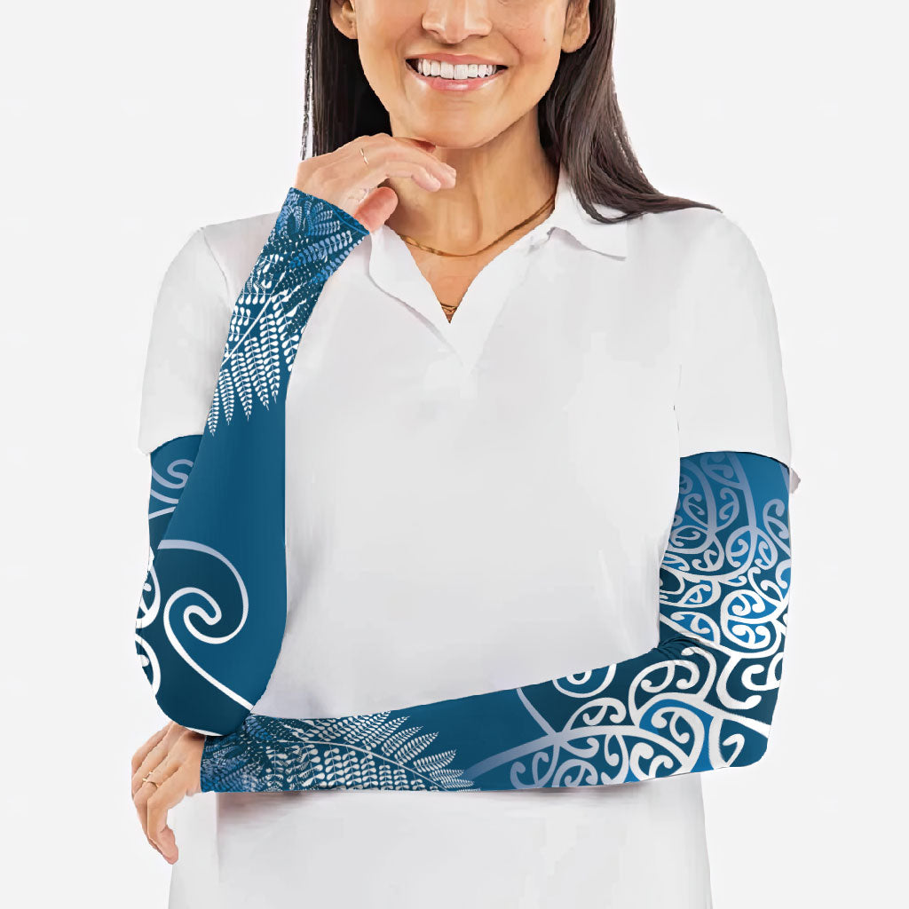 Aotearoa Maori Koru Curves Arm Sleeves Silver Ferns - Navy Blue