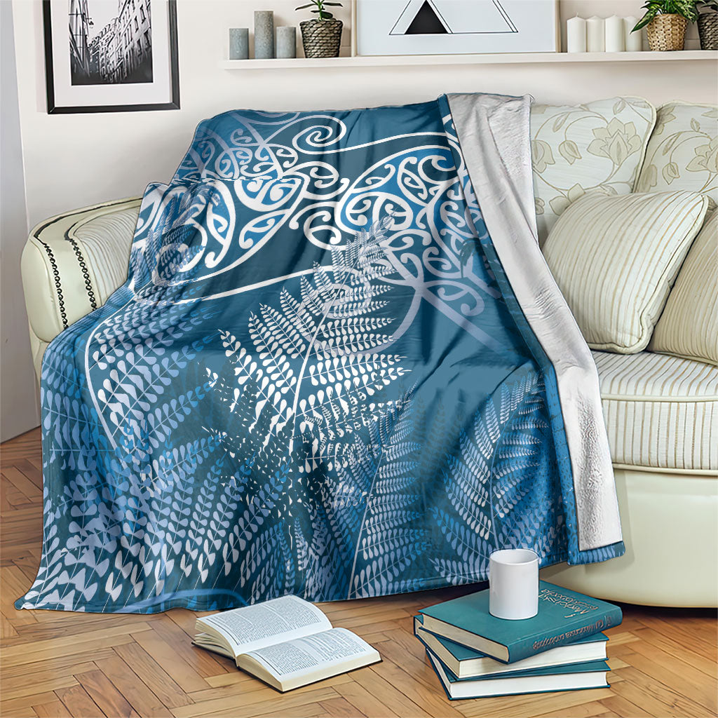 Aotearoa Maori Koru Curves Blanket Silver Ferns - Navy Blue