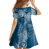 Aotearoa Maori Koru Curves Kid Short Sleeve Dress Silver Ferns - Navy Blue