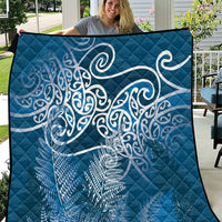 Aotearoa Maori Koru Curves Quilt Silver Ferns - Navy Blue
