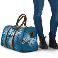 Aotearoa Maori Koru Curves Travel Bag Silver Ferns - Navy Blue