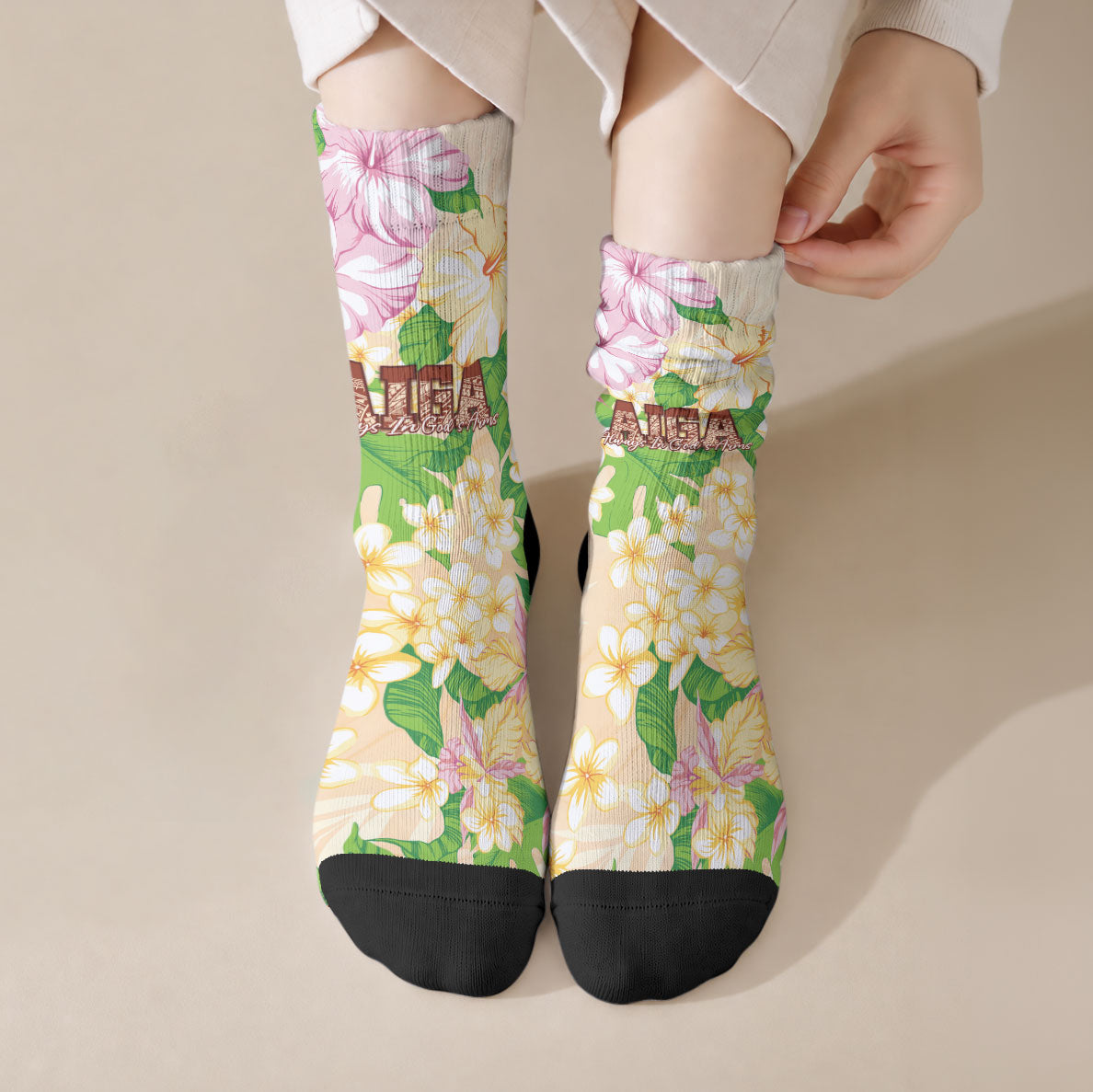 Samoa AIGA Floral Theme Crew Socks Always In God's Arms LT7 Crew Socks Multicolor - Polynesian Pride