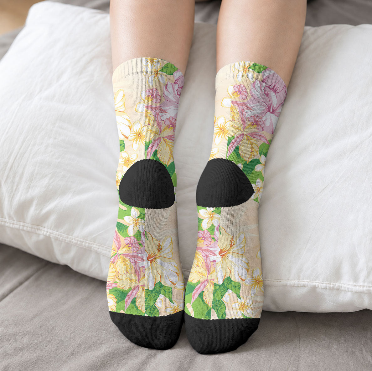 Samoa AIGA Floral Theme Crew Socks Always In God's Arms LT7 - Polynesian Pride