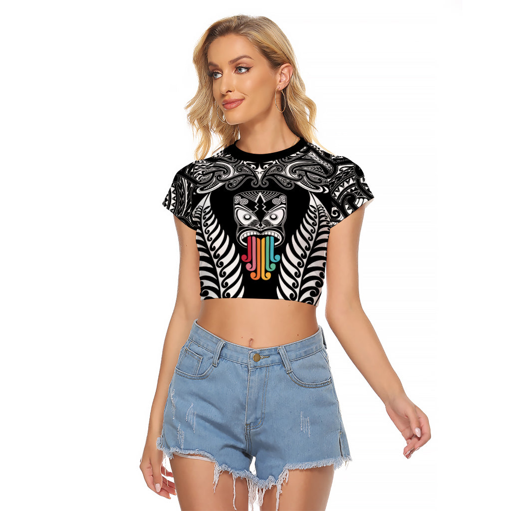personalised-kia-kaha-te-reo-maori-raglan-cropped-t-shirt-hei-tiki-mix-koru-black
