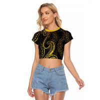 Polynesia Plumeria Lei Raglan Cropped T Shirt Black Gold Curves Motif