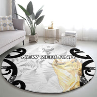 New Zealand WC2026 White Round Carpet Silver Fern