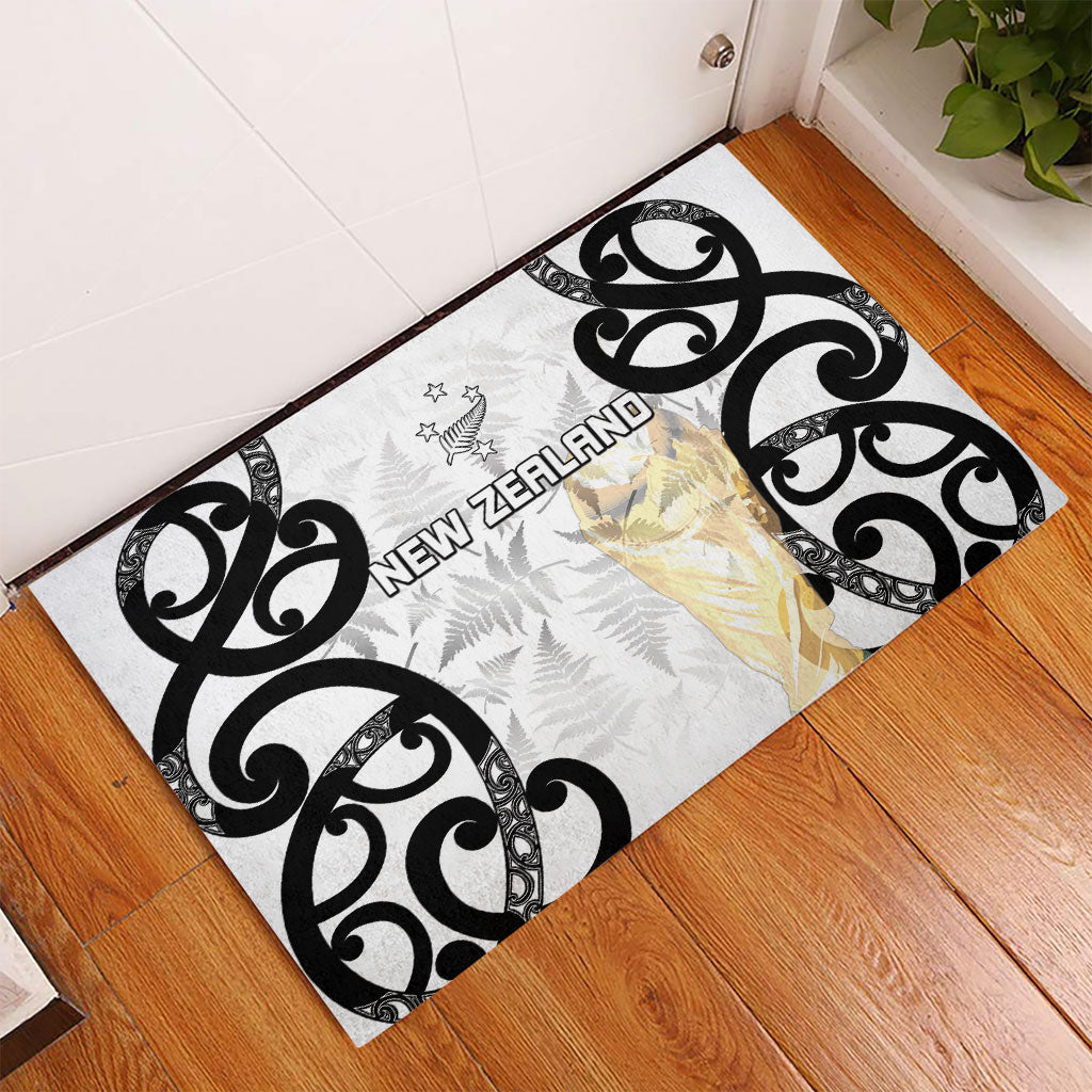 New Zealand WC2026 White Rubber Doormat Silver Fern