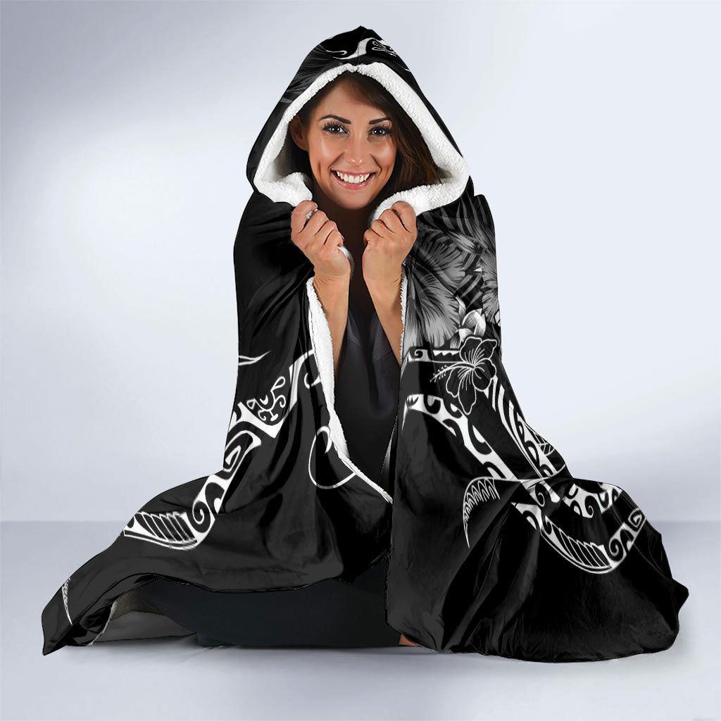 Aloha Hawaii Turtles Floral Hooded Blanket Obsidian Glaze
