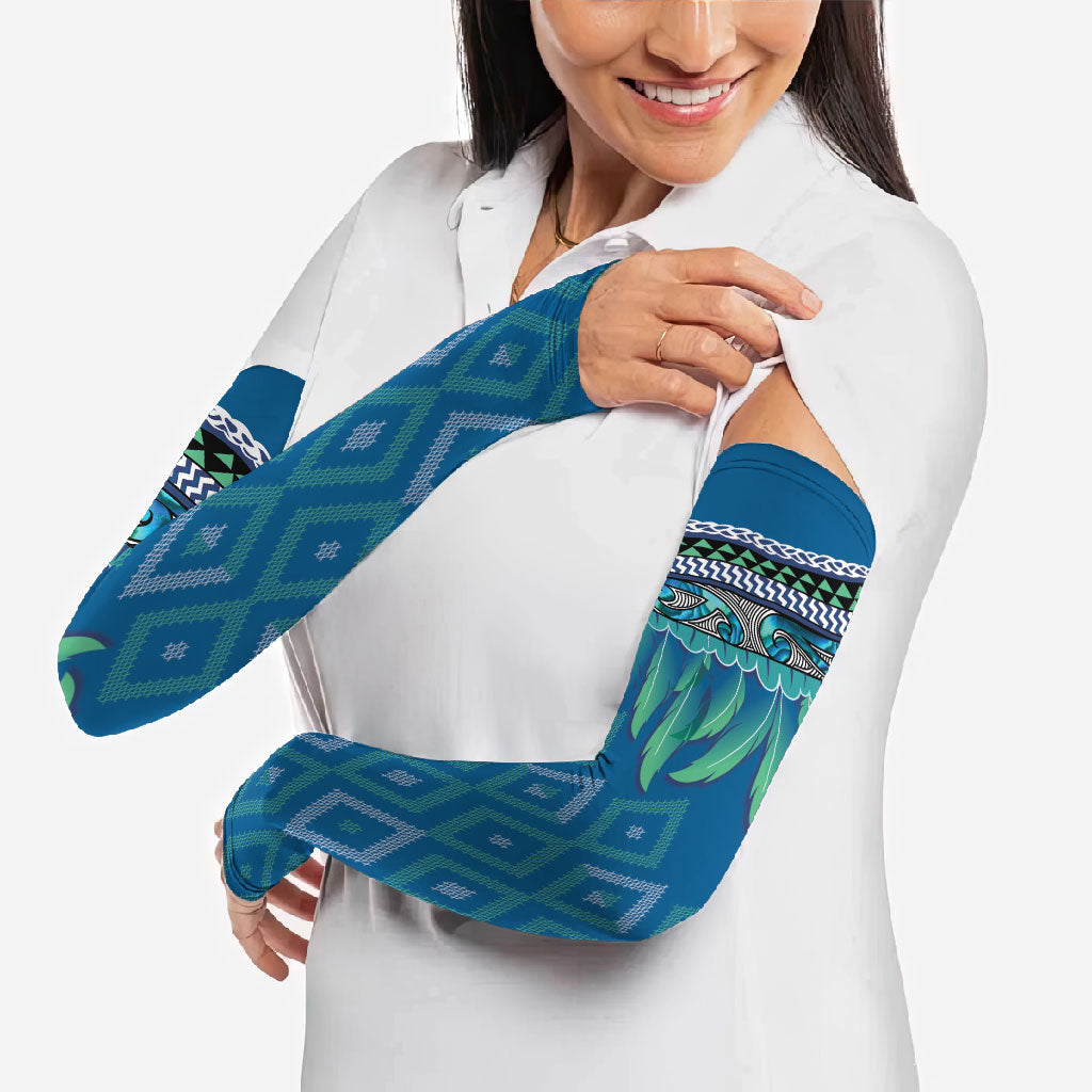 Aotearoa Maori Ngati Kahungunu Iwi Paua Blue Arm Sleeves Korowai Tukutuku Kaokao Motifs