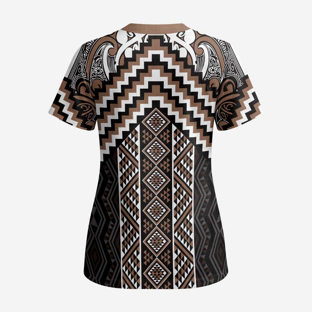 Maori Tukutuku Taniko Motifs Scrub Top Brown Poutama Mix Kowhaiwhai - Polynesian Pride