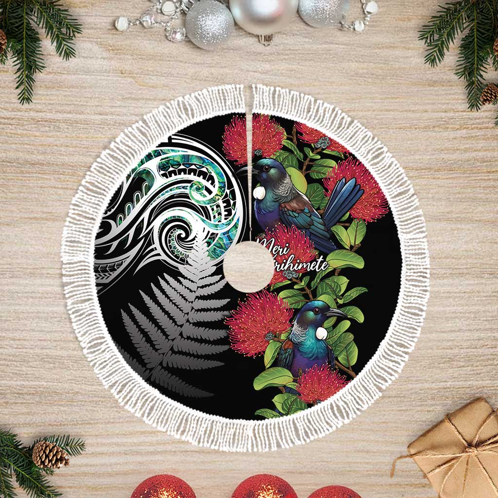 Meri Kirihimete New Zealand Tree Skirt Tui on Pohutukawa