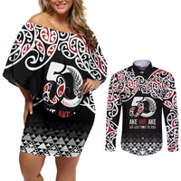 Kia Kaha Te Reo Maori Couples Matching Off Shoulder Short Dress and Long Sleeve Button Shirt 50 Years Mo Ake Tonu Te Reo - Polynesian Pride