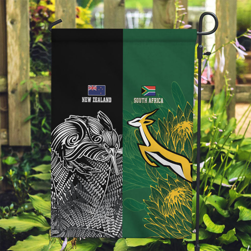 New Zealand - South Africa Greatest Rivals Rugby Garden Flag Kiwi Vs Bokke