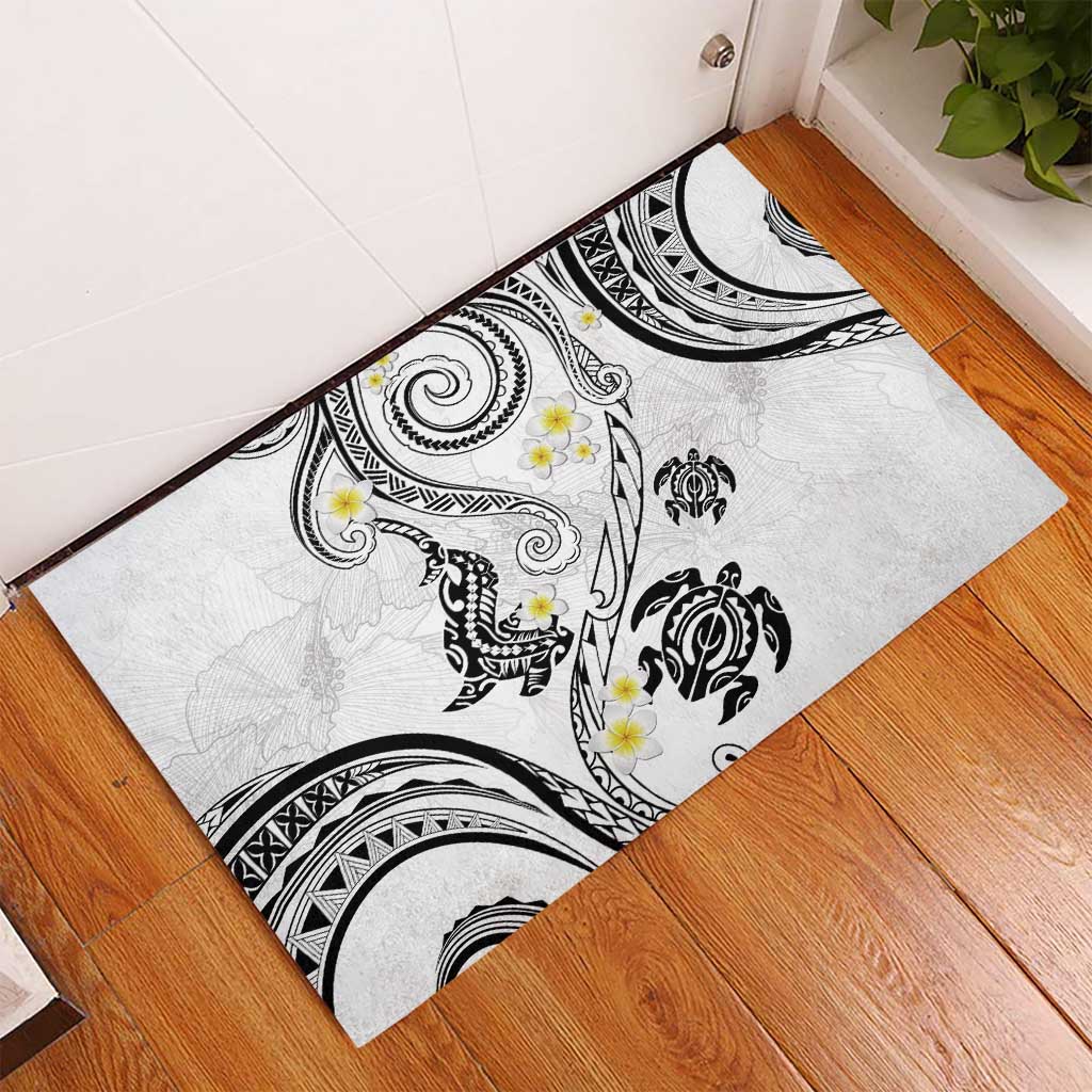 Polynesia Tribal Rubber Doormat White Plumeria Tentacles