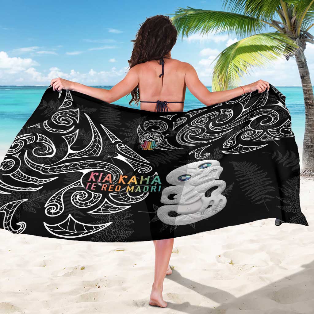 Kia Hara Te reo Maori Sarong Manaia Moko Pattern