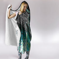 Aotearoa Maori Iwi Heritage Hooded Blanket Ngati Kahungunu Paua Shell Turquoise LT7 - Polynesian Pride