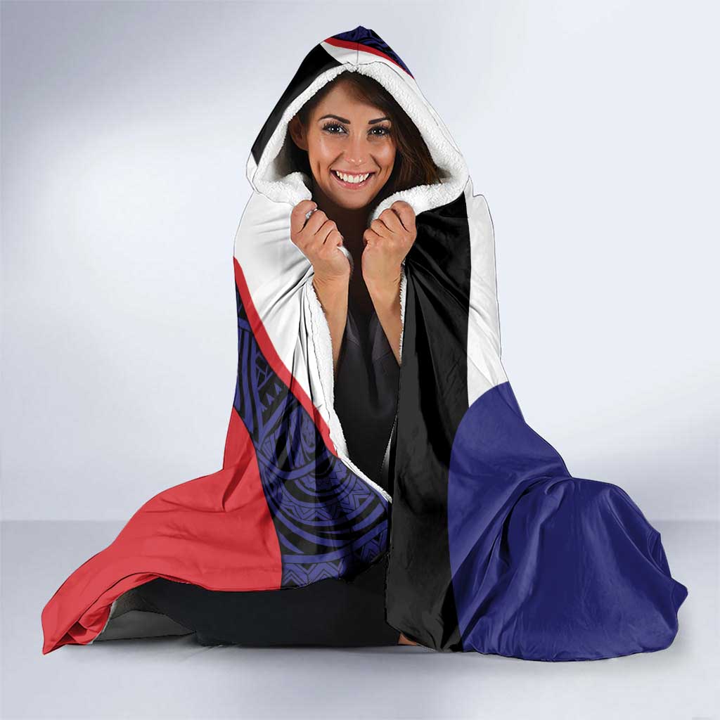 Personalised PNG West New Britain Province Hooded Blanket Bird of Paradise Tattoo Flag Motif - Polynesian Pride