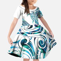 Kahui Whetu Paua shell Kowhaiwhai Taniko Personalised Family Matching Off The Shoulder Long Sleeve Dress and Hawaiian Shirt Turtle Tattoo Maori Tribal Style LT9 Daughter's Dress Blue - Polynesian Pride