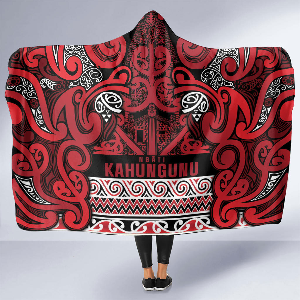 Aotearoa Iwi Ngati Kahungunu Hooded Blanket Maori Wharenui House Tribal Pattern LT9 One Size Dark red - Polynesian Pride