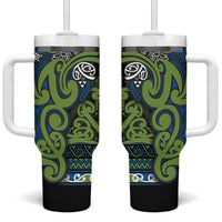 Aotearoa Iwi Whakatohea Tumbler With Handle Maori Wharenui House Tribal Pattern LT9 One Size: 40 oz Olive green - Polynesian Pride