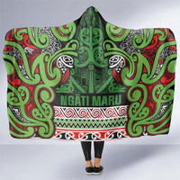Aotearoa Iwi Ngati Maru Hauraki Hooded Blanket Maori Wharenui House Tribal Pattern LT9 One Size Green Red - Polynesian Pride