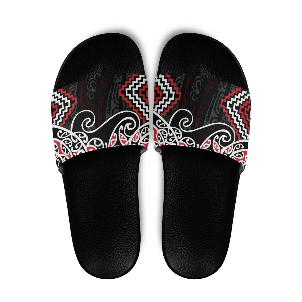 Red Aotearoa Tukutuku Manawa Tapu Slide Sandals Ta Moko Toi Maori - Polynesian Pride