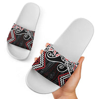 Red Aotearoa Tukutuku Manawa Tapu Slide Sandals Ta Moko Toi Maori - Polynesian Pride