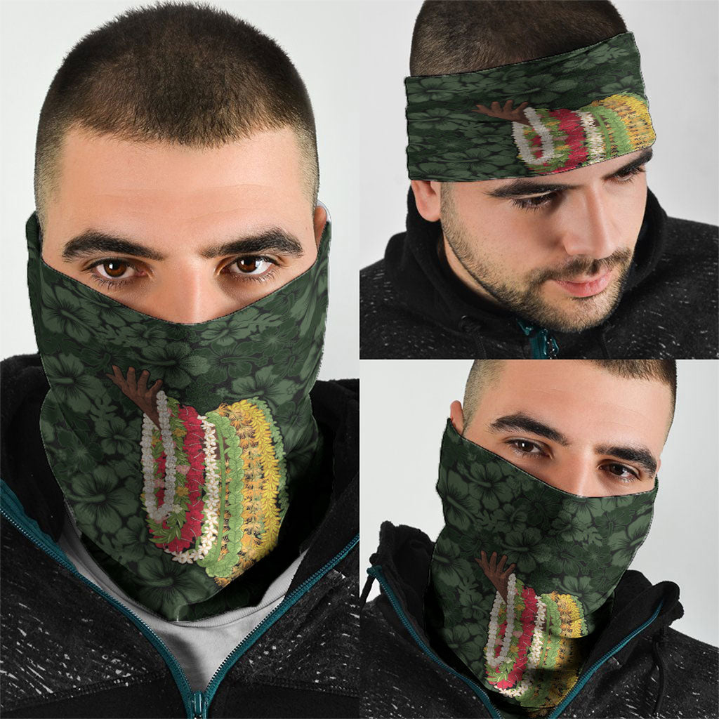 Hawaii Lei Kamehameha Neck Gaiter Oma'oma'o Seamless Pattern Hibiscus Flower