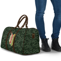 Hawaii Lei Kamehameha Travel Bag Oma'oma'o Seamless Pattern Hibiscus Flower