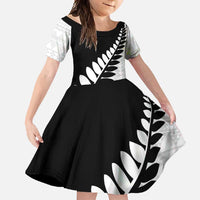 New Zealand Silver Fern Niho Taniwha Family Matching Short Sleeve Bodycon Dress and Hawaiian Shirt LT9 Daughter's Dress Black - Polynesian Pride
