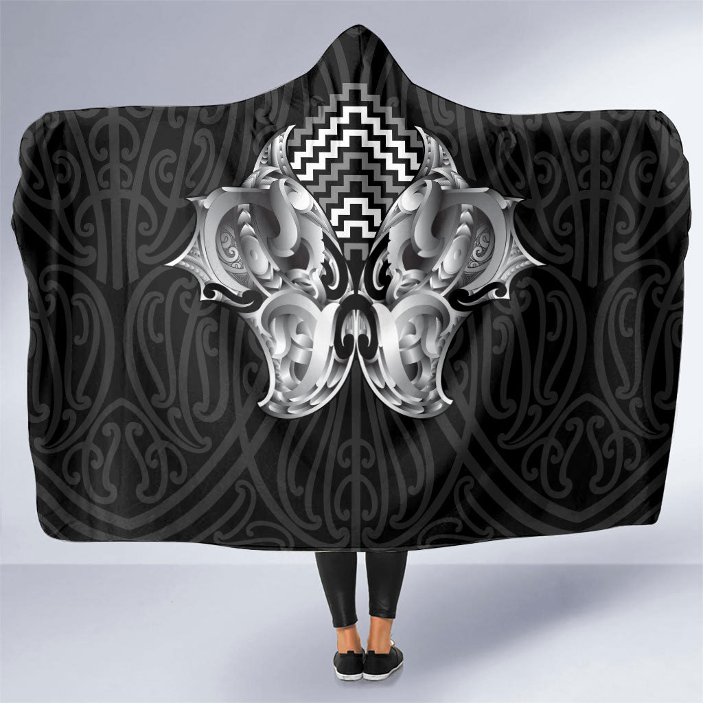 Aotearoa Kowhaiwhai Poutama Black Motif Hooded Blanket LT9 One Size Black - Polynesian Pride