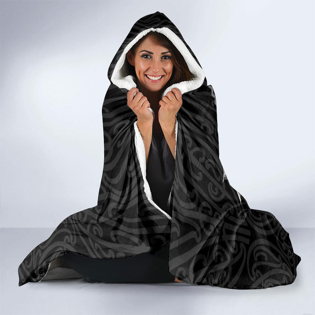 Aotearoa Kowhaiwhai Poutama Black Motif Hooded Blanket LT9 - Polynesian Pride