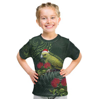 Meri Kirihimete Kakapo Kid T Shirt Green Silver Fern Christmas Vibe