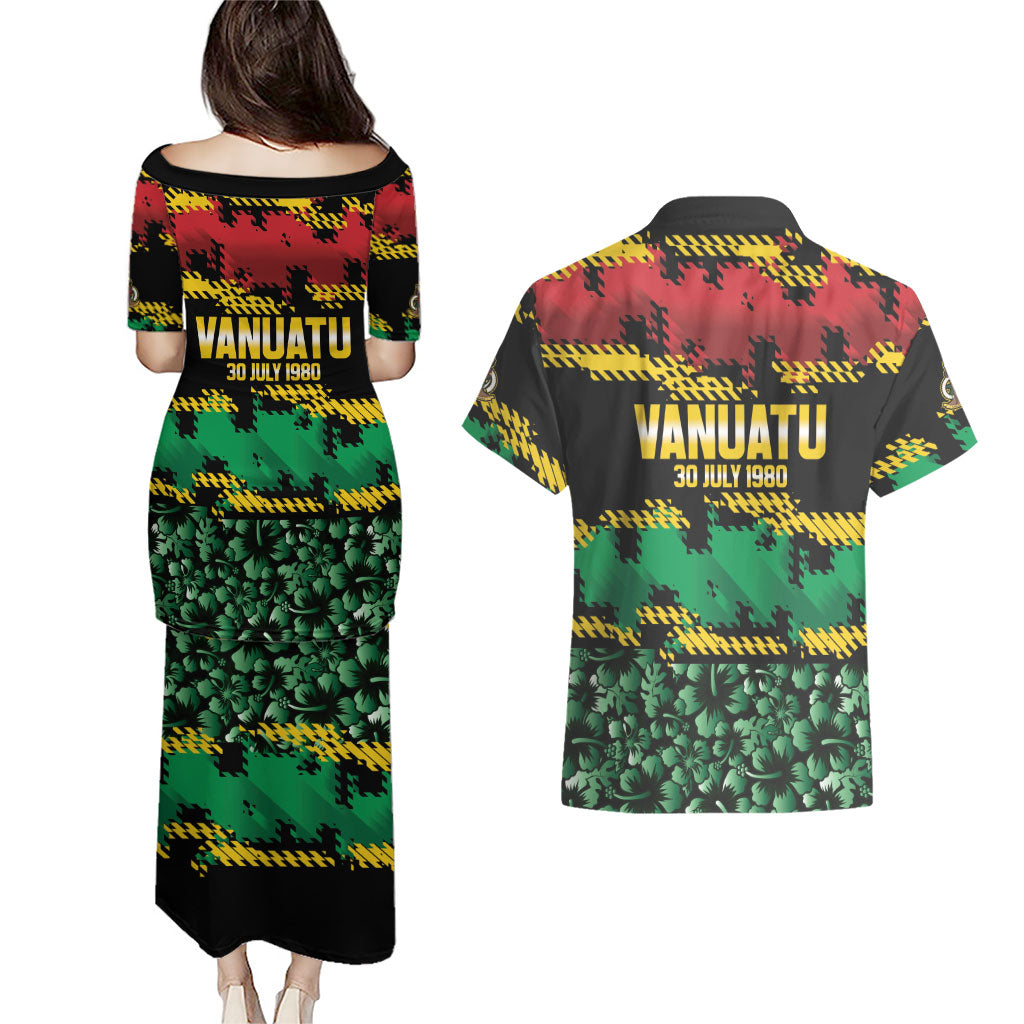 Vanuatu 46th Year Anniversary Couples Matching Puletasi and Hawaiian Shirt 30 July 1980 Hibiscus Seamless Pattern