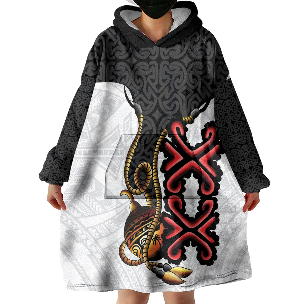 Personalised Papua New Guinea Oro Necklace Wearable Blanket Hoodie Black Melanesia Traditional Pattern