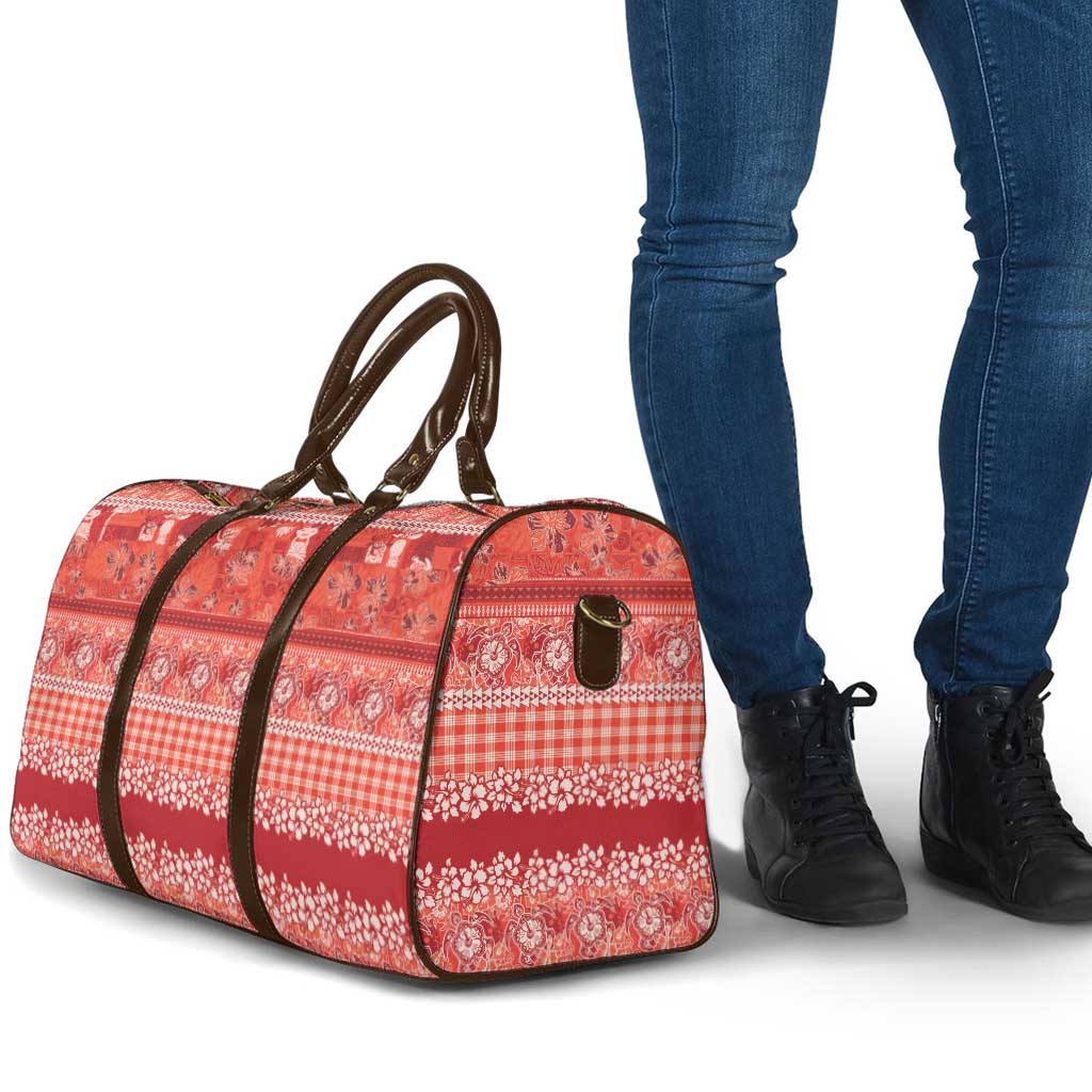 Hawaiian Hibiscus Honu Travel Bag Red Mele Kalikimaka Palaka Spirit - Polynesian Pride