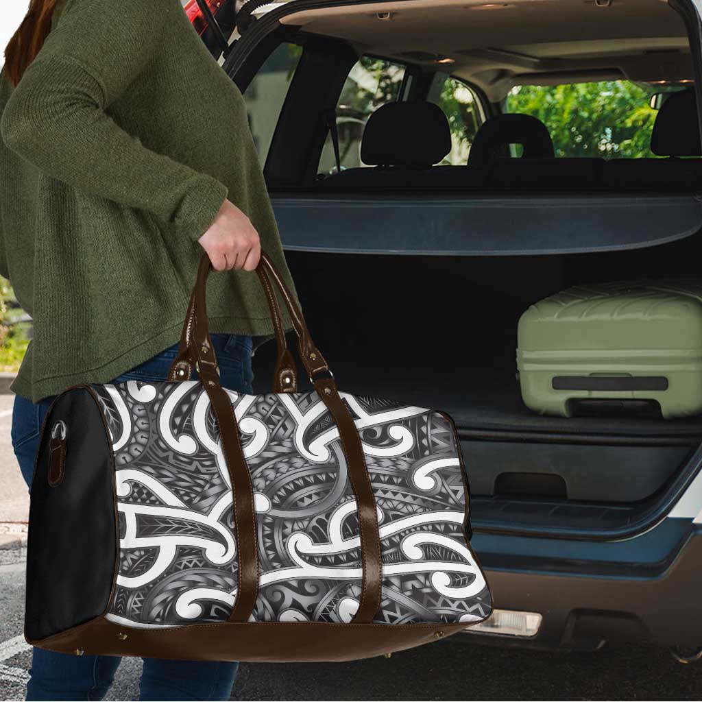Aotearoa Maori Kowhaiwhai Travel Bag Kiwikiwi Puhoro and Patiki