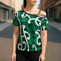 Aotearoa Maori Kowhaiwhai Cross Shoulder Shirt Kakariki Puhoro and Patiki LT9 - Polynesian Pride