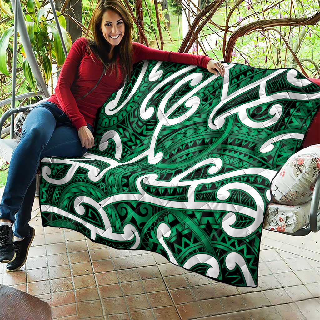 Aotearoa Maori Kowhaiwhai Quilt Kakariki Puhoro and Patiki