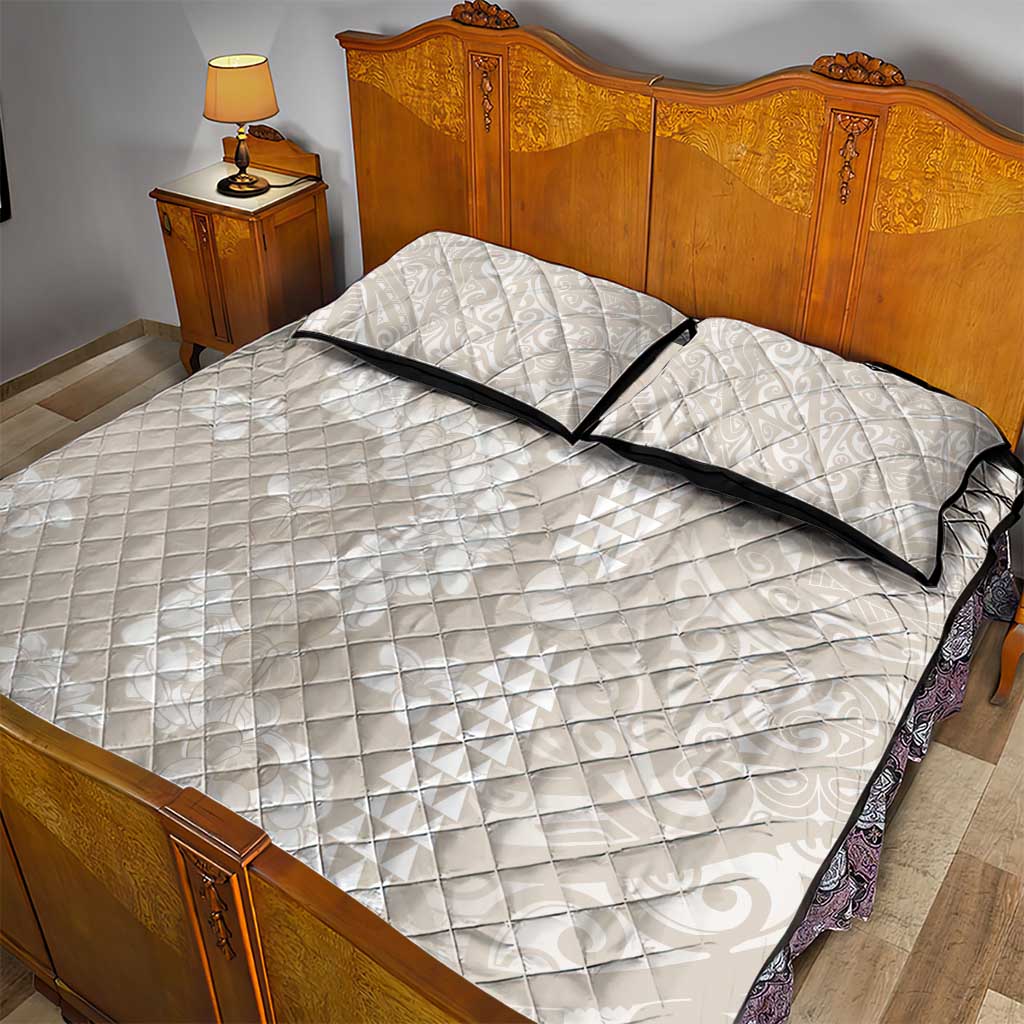 Suede Beige Hawaii Anthurium Plumeria Lei Quilt Bed Set