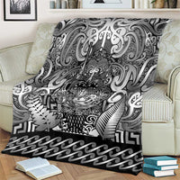 New Zealand Taiaha Maori Blanket Kiwikiwi Minimalist Silver Fern Tukutuku Motif LT9 - Polynesian Pride