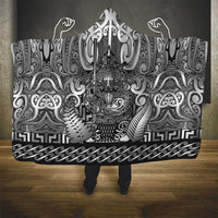 New Zealand Taiaha Maori Hooded Blanket Kiwikiwi Minimalist Silver Fern Tukutuku Motif LT9 - Polynesian Pride