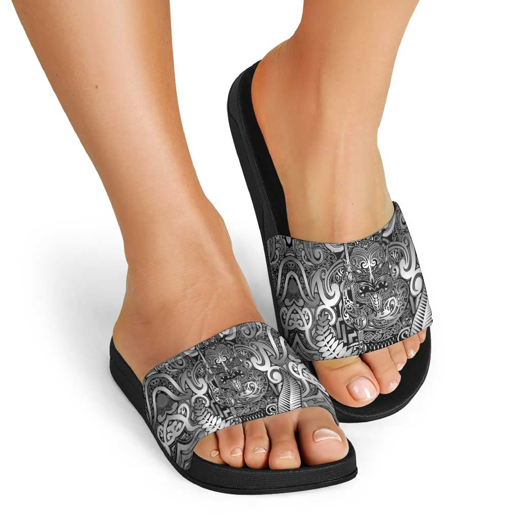 New Zealand Taiaha Maori Slide Sandals Kiwikiwi Minimalist Silver Fern Tukutuku Motif LT9 - Polynesian Pride