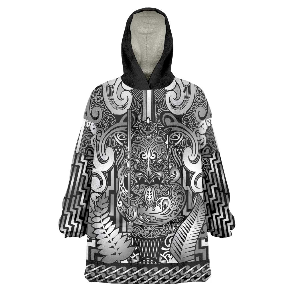 Custom New Zealand Taiaha Maori Wearable Blanket Hoodie Kiwikiwi Minimalist Silver Fern Tukutuku Motif LT9 One Size White - Polynesian Pride