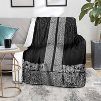 New Zealand Maori Kowhaiwhai Blanket Pango Maui and Mangopare