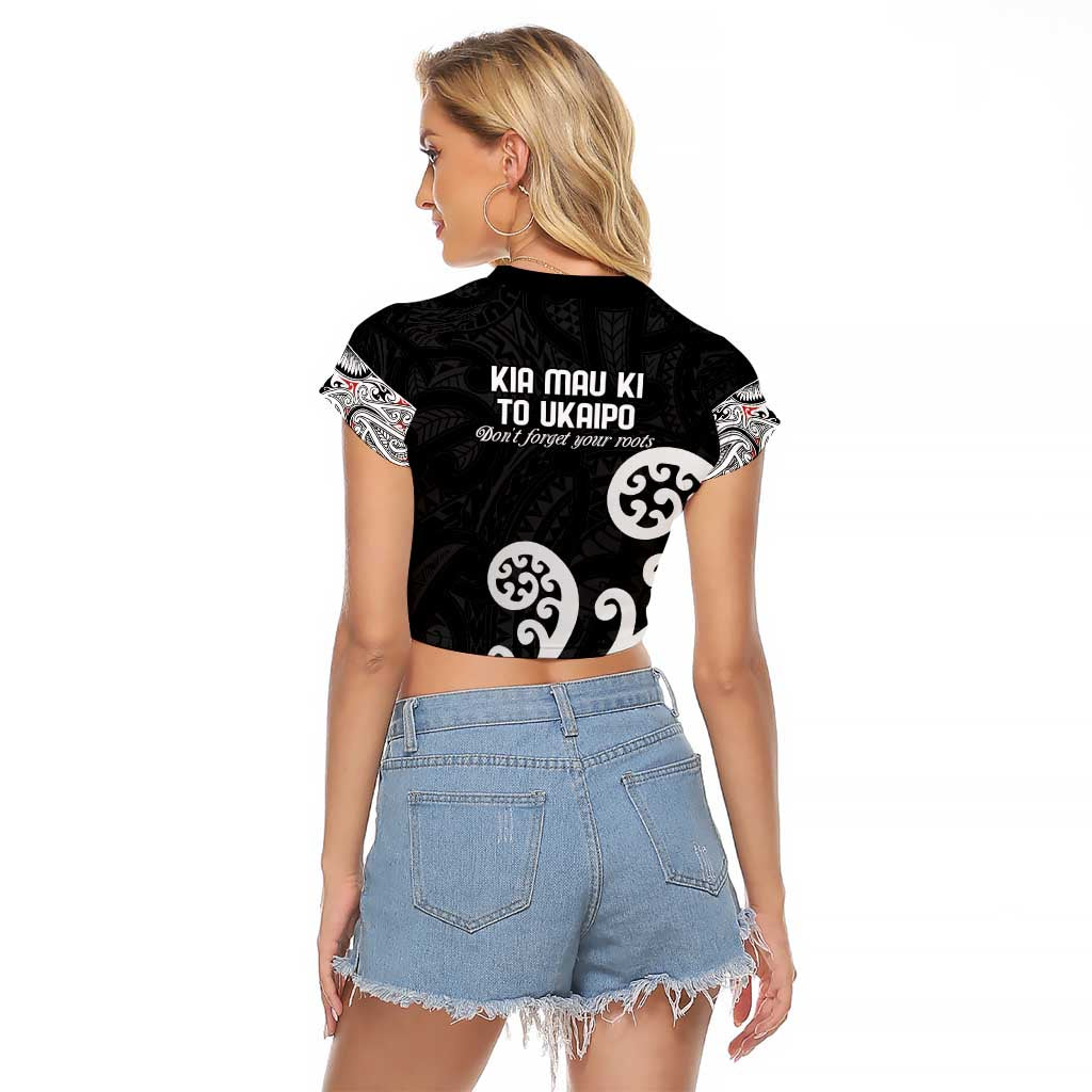 Kia Mau Ki To Ukaipo Raglan Cropped T Shirt Te Reo Maori Koru Fern Art