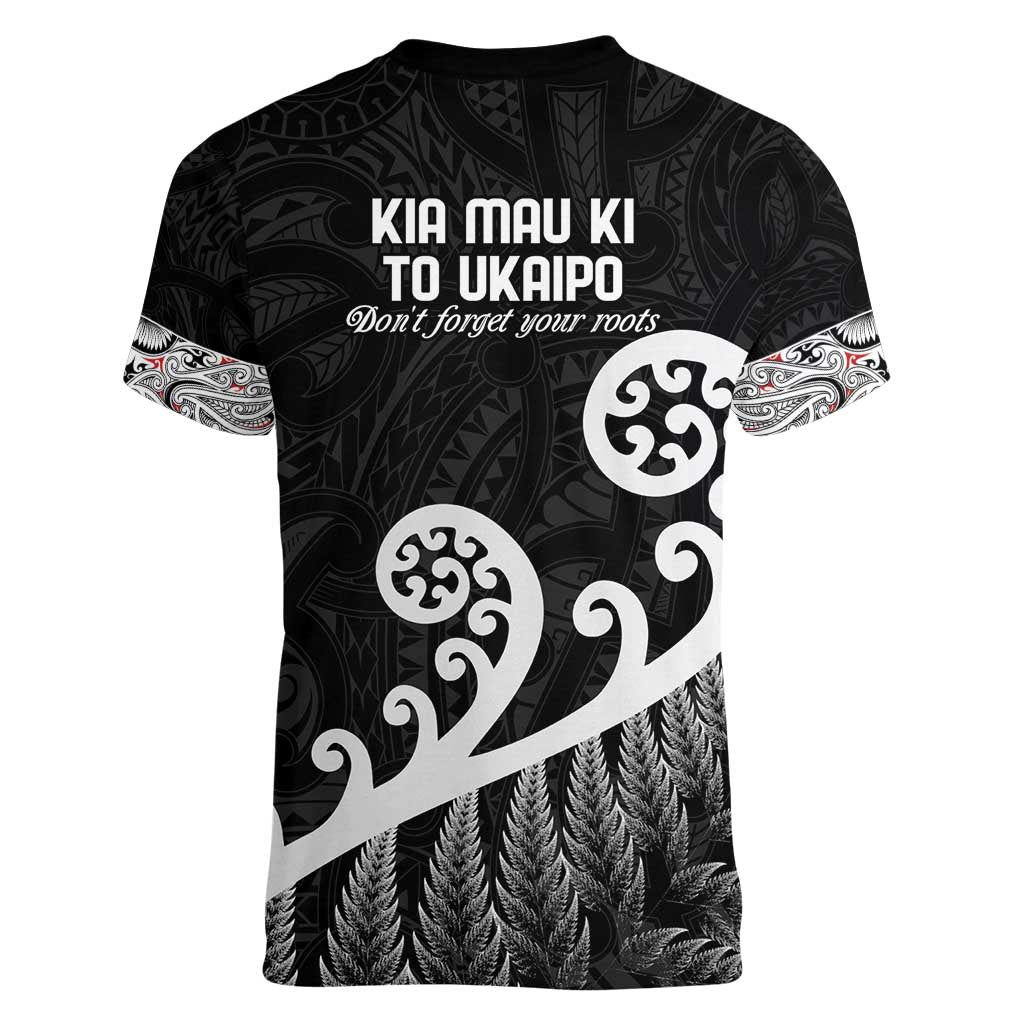 Kia Mau Ki To Ukaipo Women V-Neck T-Shirt Te Reo Maori Koru Fern Art