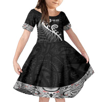 Kia Ora Maori Language Family Matching Puletasi and Hawaiian Shirt Te Reo Maori Koru Fern Art LT9 Daughter's Dress Black - Polynesian Pride