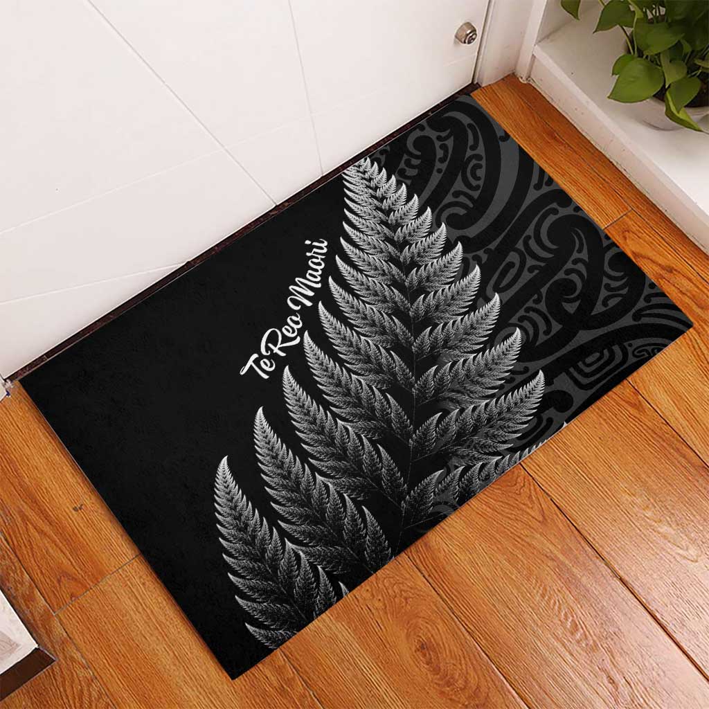New Zealand Te Reo Māori Rubber Doormat Simple Black Fern